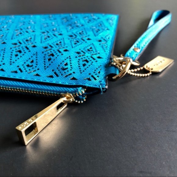 New ALDO Perforated Wristlet Clutch Cobalt Blue - Picture 3 of 7